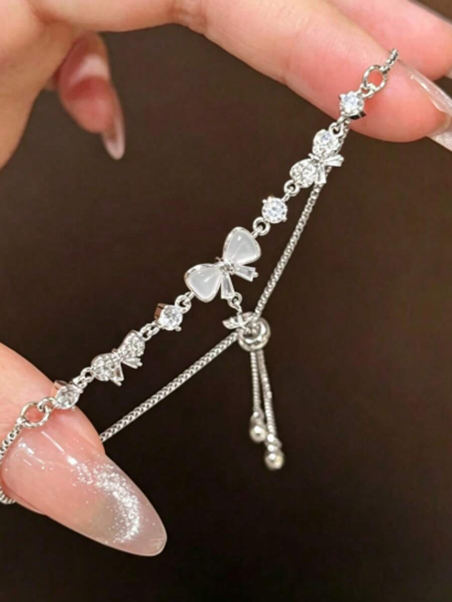 1件奢華小眾時尚水鑽心形女款手鍊,宴會派對送給朋友的禮物 - 銀色 - 查看 1