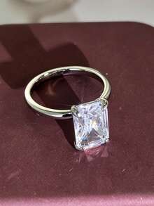 1件精緻立方鋯石戒指，適合女性佩戴，可用於婚禮、訂婚、週年紀念、派對、情人節等場合，也可作為送給媽媽或母親節的禮物 - 銀色 - 查看 8