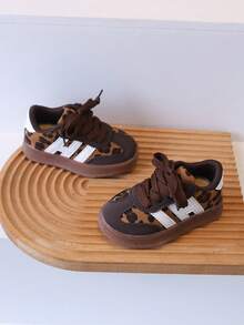 1 Pair Kids Patchwork Retro Sneakers, Unisex Boys & Girls Spring/Autumn Anti-Slip Casual Sports Shoes - Brown - View 3