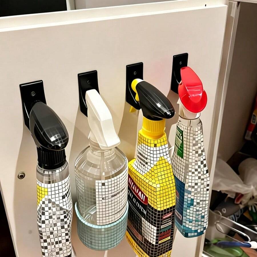 1個壁掛式噴霧瓶收納架，廚房與浴室清潔瓶多功能收納架，省空間且整潔，廚房櫥櫃收納整理，適用居家、浴室、洗衣房的省空間收納方案