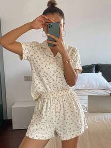 DAZY 2pcs/Set Women's Comfortable Ditsy Floral Short Sleeve Collared Top And Bow Shorts Pajama Set, Spring/Summer - Apricot - View 5