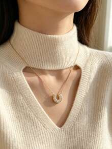 Shescity 1pc Gold Horseshoe Pendant Necklace, Niche Design, Exquisite High-End Collarbone Chain Necklace - Gold - View 3