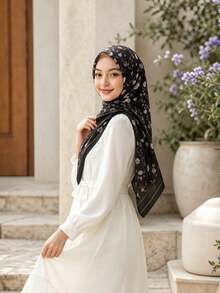 1 Buah Hijab Persegi Wanita 110cm Motif Bunga dan Renda, Hijab Persegi Modis dan Serbaguna, Mudah Dipakai, Cocok untuk Semua Musim - MultiWarna - View 3
