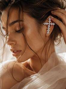 FAAABULS 1 Pair Women's Silver Rhinestone Cross Ear Cuffs, Sparkling Crystal Cross Ear Clips, Elegant Personalized Earrings, Suitable For Party, Wedding And Daily Wear - Silver - View 2