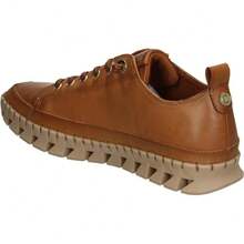 CARMELA | Carmela Lederschuhe für Damen – Flache Schuhe in Camel – Freizeit-Schnürschuh mit dekorativen Schnürsenkeln – Slip-On – Bequem und vielseitig – Hohe Qualität – Modell 162531 - Kamelfarben - Übersicht 5