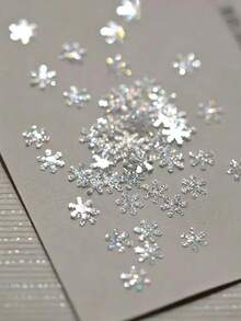 1 Box Laser Holographic Snowflake Slice Decorative Accessories, Glitter Hollow Snowflake Shaped Sequins, Built-In Rainbow Fine Shimmer Luster, Exquisite 3D Design, Boxed Storage, Suitable For Various Surface DIY Decoration, Winter Ice And Snow Atmosphere Decorative Accessories - Multicolor - View 2