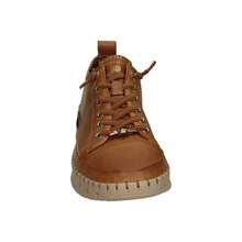 CARMELA | Carmela Lederschuhe für Damen – Flache Schuhe in Camel – Freizeit-Schnürschuh mit dekorativen Schnürsenkeln – Slip-On – Bequem und vielseitig – Hohe Qualität – Modell 162531 - Kamelfarben - Übersicht 3