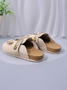 1 Pair Fashionable Versatile Girls' Beige Closed-Toe Slides With Rhinestone Rabbit & Flower DIY Accessories, Metal Chain, Soft Cork Sole, Outdoor Wear Mule Slippers For Daily Outings - Beige - View 7