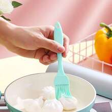 1pc High Temperature Resistant Silicone Basting Brush, Non-Stick Sauce Application Brush, Suitable For Pancake Frying, Outdoor Grilling, Baking And Other Cooking Scenarios, Kitchen Cooking Tool; Meets Daily Cooking Needs, Suitable For Dormitory Cooking, Family Gathering Cooking; Silicone Material Is Heat Resistant, Soft Brush Body Doesn't Damage Cookware, Easy To Clean; Can Be Used As Christmas Kitchen Decoration - Popular Items - View 12