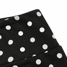 女款露背交叉肩帶運動內衣，修身短版上衣與短褲，瑜伽訓練健身套裝，優雅夏季款 - 黑與白 - 查看 6