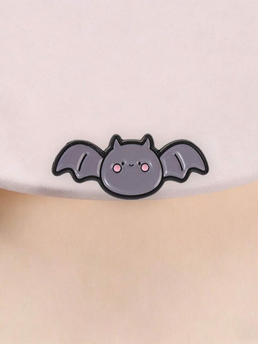 Cute Cartoon Bat Enamel Pin, Spooky‑Cute Halloween Lapel Brooch For Backpack Jacket