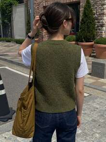 Rompi Rajut Tebal Warna Hijau Zaitun dengan Motif Bunga Campuran, Desain Tanpa Lengan dengan Leher Bulat, Pakaian Berlapis Abadi untuk Musim Gugur/Musim Dingin - Olive Green - View 2