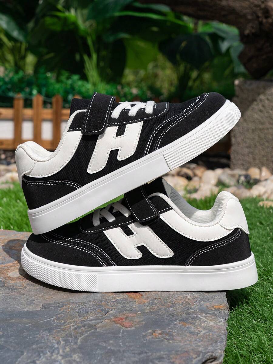 1 Pair Kids Casual Sports Shoes, Canvas Sneakers, Boys Girls Casual Skate Shoes Outdoor, Toddler Soft Sole Athletic Shoes - Black - View 1