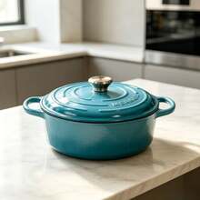 Olla Holandesa Hierro Fundido Esmaltado MERKADIA Turquesa Tapa Relieve Asas Dobles Multiusos Cocina - Ver 2