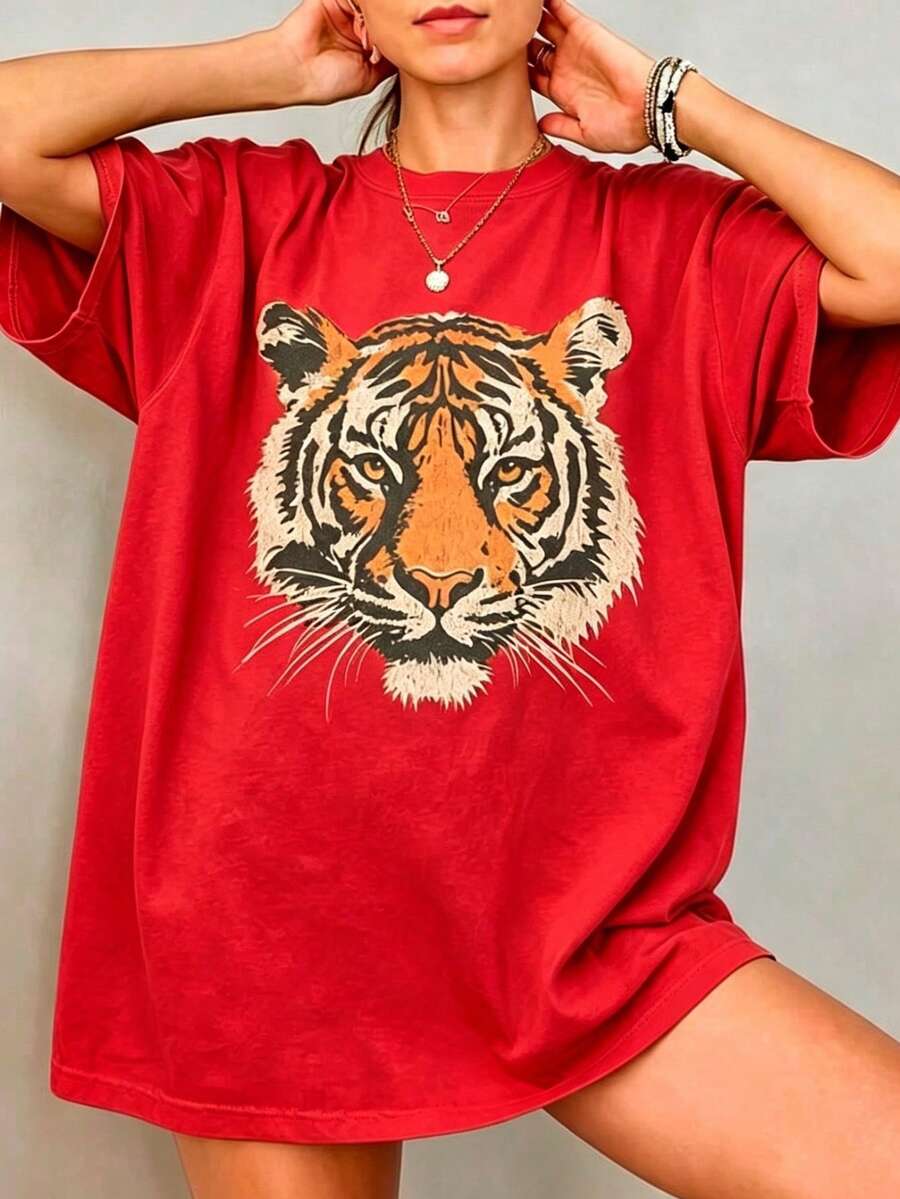 Vintage Tiger Tee - Retro Animal T-Shirt, 90s Animal Gift For Tiger Lover, Wild Cat Shirt, JungleTiger Graphic Tee220G Heavyweight1830% CottonT-Shirt - 紅色2 - 查看 1