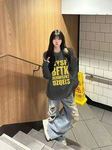 女款街頭風美式設計字母T恤，寬鬆休閒百搭，深灰色長袖上衣 - 深灰色-1 - 查看 2