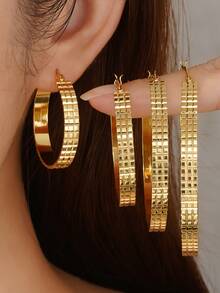 European & American Vintage Style Metal Square Grid Texture Large Hoop Earrings, Gold Versatile Geometric Round Earrings, Exaggerated Spicy Girl Accessory For Party, Vacation, Daily Commute - Gold - View 2