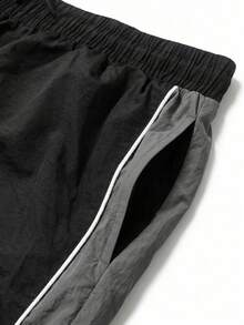 Men's Wrinkled Texture Nylon Drawstring Waist Loose Fit Jogger Casual Pants, Suitable For All Seasons - Black - View 3