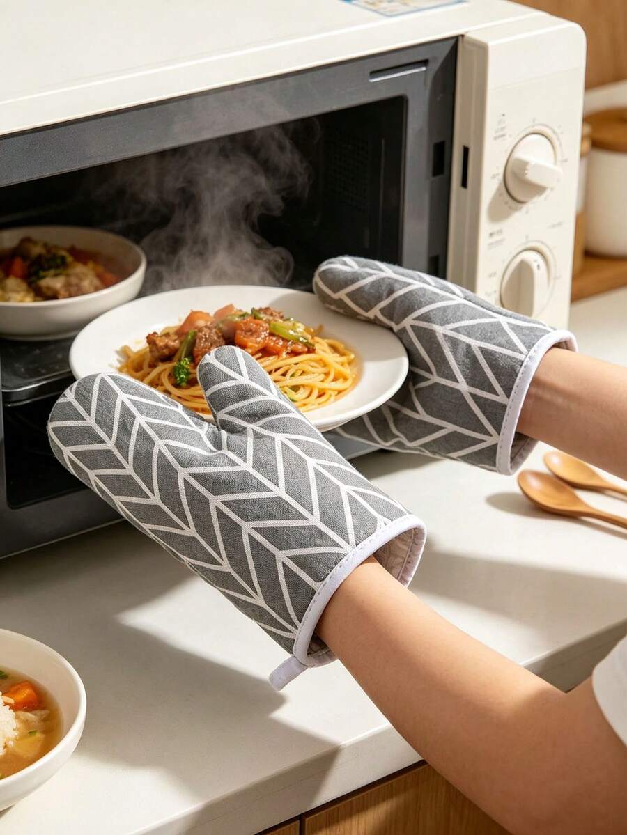 2 buah Sarung Tangan Tahan Panas dan Isolasi Panas, Efektif Mencegah Luka Bakar dan Isolasi Panas, Cocok untuk Penggunaan Oven dan Microwave. Dapat dikenakan untuk memanggang, mengukus, dan memasak sehari-hari untuk menghindari luka bakar suhu tinggi, sebuah alat pelindung dapur yang praktis. - Sarung tangan - View 1
