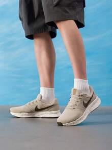 Sepatu Lari Pria NIKE RUN SWIFT 3 2026 Sepatu Lari Kasual Olahraga Bernapas Model Jala Terbaru Musim Panas DR2695-200 - Coklat khaki - View 1