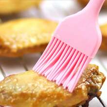 1pc High Temperature Resistant Silicone Basting Brush, Non-Stick Sauce Application Brush, Suitable For Pancake Frying, Outdoor Grilling, Baking And Other Cooking Scenarios, Kitchen Cooking Tool; Meets Daily Cooking Needs, Suitable For Dormitory Cooking, Family Gathering Cooking; Silicone Material Is Heat Resistant, Soft Brush Body Doesn't Damage Cookware, Easy To Clean; Can Be Used As Christmas Kitchen Decoration - Popular Items - View 5