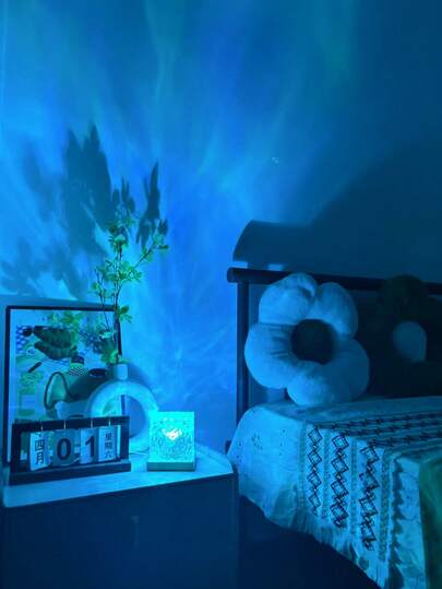 1pc 16-Color Water Ripple Projection Night Light, Glowing Cube Crystal Lamp With Touch/Remote Control, Suitable For Living Room/Game Room/Home Theater/Ceiling/Birthday/Party, LED Light