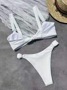 Set Bikini Wanita Warna Polos dengan Gesper Cincin. Tali Lebar dengan Leher Persegi Memperindah Garis Bahu dan Leher, Dihiasi dengan Gesper Cincin. Liburan Pantai Putih Musim Panas - Putih - View 5