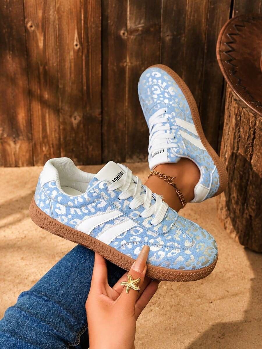 Women's Low-Top Athletic Shoes, Lace-Up, Flat Design - Blue - View 1