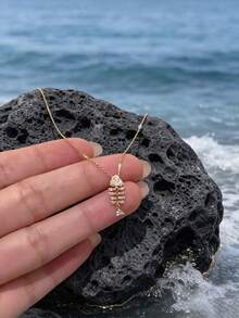 Light Luxury Full Rhinestone Fish Bone Collarbone Necklace For Women, Dynamic Hollow Fish Bone Design, Inlaid With Multiple Sparkling Zirconia Stones, Fresh Ocean Style Design, Gently Enhances Neckline, Suitable For Daily Commute And Beach Vacation, Unique And Elegant, Perfect For Everyday Wear - Fishbone Necklace - View 2