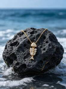 Light Luxury Full Rhinestone Fish Bone Collarbone Necklace For Women, Dynamic Hollow Fish Bone Design, Inlaid With Multiple Sparkling Zirconia Stones, Fresh Ocean Style Design, Gently Enhances Neckline, Suitable For Daily Commute And Beach Vacation, Unique And Elegant, Perfect For Everyday Wear - Fishbone Necklace - View 4
