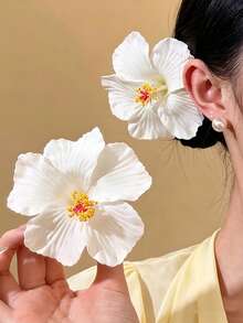 4/2pcs White Hibiscus Flower Hair Clips, Summer Beach Vacation Photo Hair Accessories, Side Hair Clips, Suitable For Daily Hair Styling And School Essentials - White - View 2