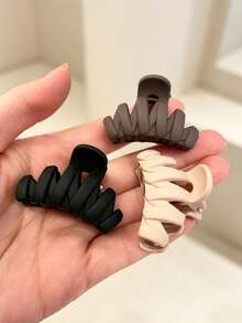 3Pcs Simple Matte Claw Clips In Black & Off‑White. Securely Hold Stray Hairs, Great For Half‑Up Hairstyles For Daily Wear. - Multicolor - View 10