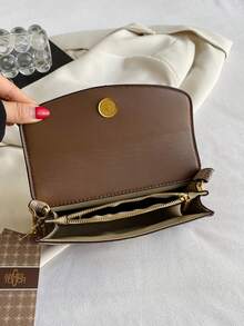 Classic Checkerboard Patchwork Contrast Color Shoulder Bag, Horizontal Compact Body Can Store Phone, Lipstick, Powder, Keys And Other Small Personal Items, Paired With Metal Chain Shoulder Strap, Flap Magnetic Closure, Suitable For Commuting, Work, Dating, Shopping And Daily Outings - Khaki - View 4