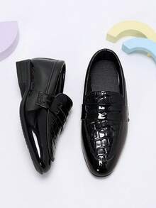 1 Pair Kids Black Crocodile Embossed Glossy Vintage Loafers, Suitable For Wedding Flower Girl, Performance Outfit Matching - Black - View 3
