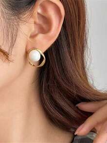 5 Pairs Women's Mixed Dangle Earrings, Faux Pearl Shell Petal Design, Gold Hanging Earrings Suitable For Multiple Occasions - Multicolor - View 3