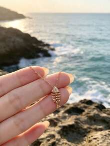 Light Luxury Full Rhinestone Fish Bone Collarbone Necklace For Women, Dynamic Hollow Fish Bone Design, Inlaid With Multiple Sparkling Zirconia Stones, Fresh Ocean Style Design, Gently Enhances Neckline, Suitable For Daily Commute And Beach Vacation, Unique And Elegant, Perfect For Everyday Wear - Fishbone Necklace - View 8