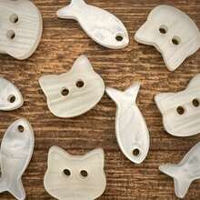 11/22/33Pcs Cat & Fish Shaped Sewing Buttons, Double Hole Faux Pearl Shell Texture Decorative Buttons, Black & White Animal Buttons, Suitable For Clothing, Sweaters, Crochet, Scrapbooking, Handmade Jewelry DIY Materials, Random Color - Multicolor - View 2