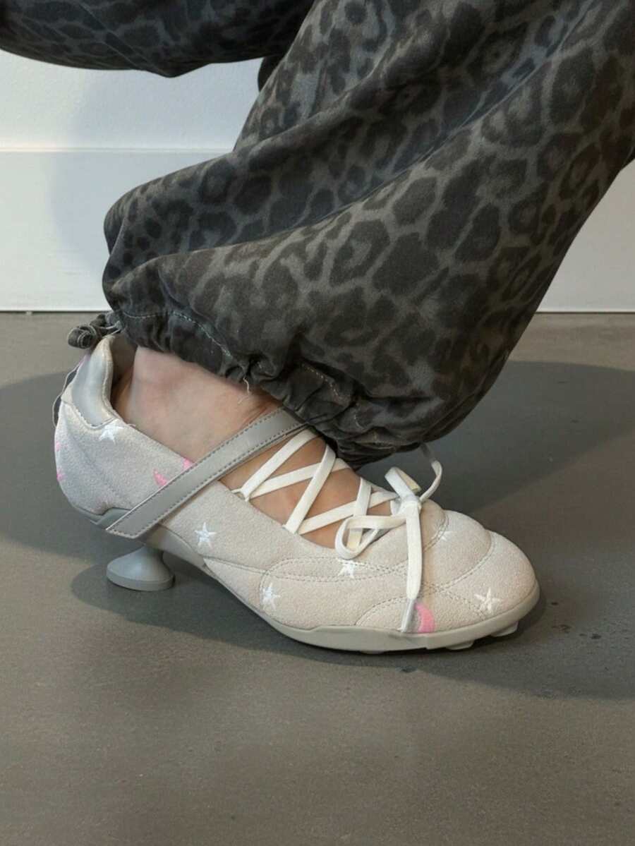 Plus Size Wide Foot Star & Moon Embroidered Criss-Cross Strap Round Toe Stiletto Heel Mary Jane Shoes - Grey - View 1