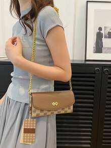 Classic Checkerboard Patchwork Contrast Color Shoulder Bag, Horizontal Compact Body Can Store Phone, Lipstick, Powder, Keys And Other Small Personal Items, Paired With Metal Chain Shoulder Strap, Flap Magnetic Closure, Suitable For Commuting, Work, Dating, Shopping And Daily Outings - Khaki - View 5