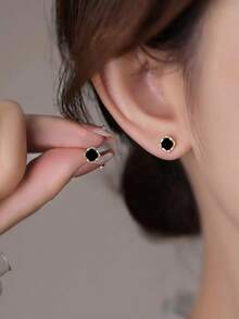 1 Pair Black Square Gold-Rimmed Mini Stud Earrings, Small Elegant High-End Earrings For Women's Daily Wear - Black - View 1