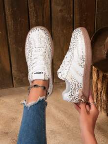 Sepatu Sneakers Wanita Model Low-Top Bertali, Desain Datar - Emas - View 8