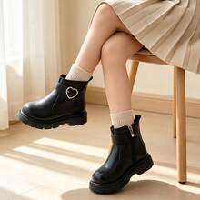 1 Pair Kids Heart Metal Buckle Decor Ankle Boots With Side Zipper Design, Simple Campus Style, Suitable For Outdoor Play, School Commute, Autumn/Winter - Black - View 1