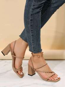 GAN AI Elegantes tacones altos. Tacón de 7 cm.  sandalias informales de tacón grueso. Diseño moderno de punta cuadrada y abierta, ideales para ocasiones formales como fiestas, San Valentín y cenas. - Albaricoque - Ver 2