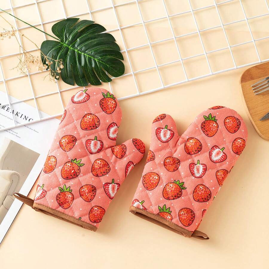 Strawberry Pattern Thickened Kitchen Cooking Microwave Oven Mitts And Heat-Resistant Pads Set, Suitable For Daily Home Kitchen Restaurant Oven, 2pcs/4pcs - View 1