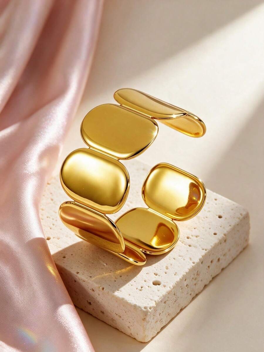 1pc Minimalist Elegant Style Stainless Steel Women's Bracelet With Minimalist Glossy Geometric Design, Suitable For Women's Daily Wear Or Commuting Outfits, Or As A Gift For Women - Yellow Gold - View 1