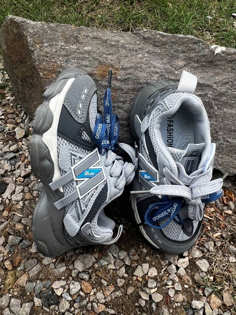 1 par de zapatos deportivos casuales para niños de vuelta a la escuela, zapatillas gruesas simples y elegantes para niños y niñas, zapatos infantiles cómodos de moda con cierre de gancho y bucle, uso para todas las estaciones, estilo de academia - Azul - Ver 1