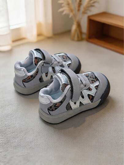 New Gray Leopard Print Toddler Fashion Casual Sports Shoes, Multi-Layer Color Block Patchwork Hook & Loop Design Anti-Collision Toe Cap Non-Slip Wear-Resistant Soft Sole Girls School Shoes, Autumn New Student Shoes Versatile Street Outdoor Play Shoes