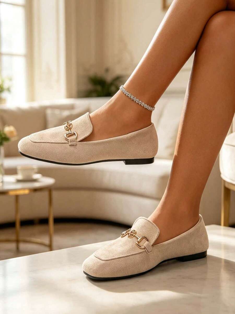 Casual Versatile Commute Metal Decor Flat Shoes - Apricot - View 1
