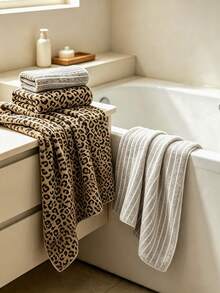 4PCS|Leopard Print + Striped Bath Towel Set, Coral Fleece Fabric, Soft & Skin-Friendly, Absorbent, Luxury Home Decor, Suitable For Bathroom Decoration, Travel Gift - Multicolor - View 5