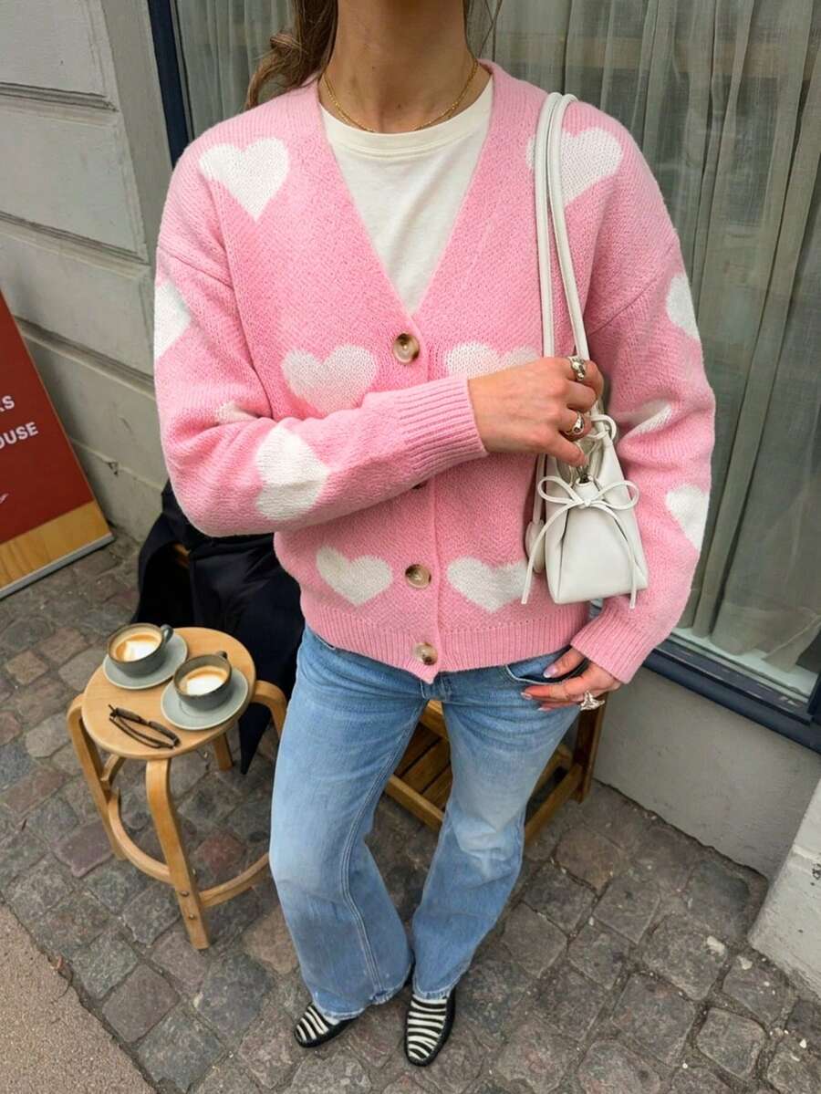 女款粉色愛心圖案針織開襟衫,V領長袖鈕扣前開毛衣,可愛休閒秋冬疊穿上衣,適合日常穿著 - 粉色 - 查看 1